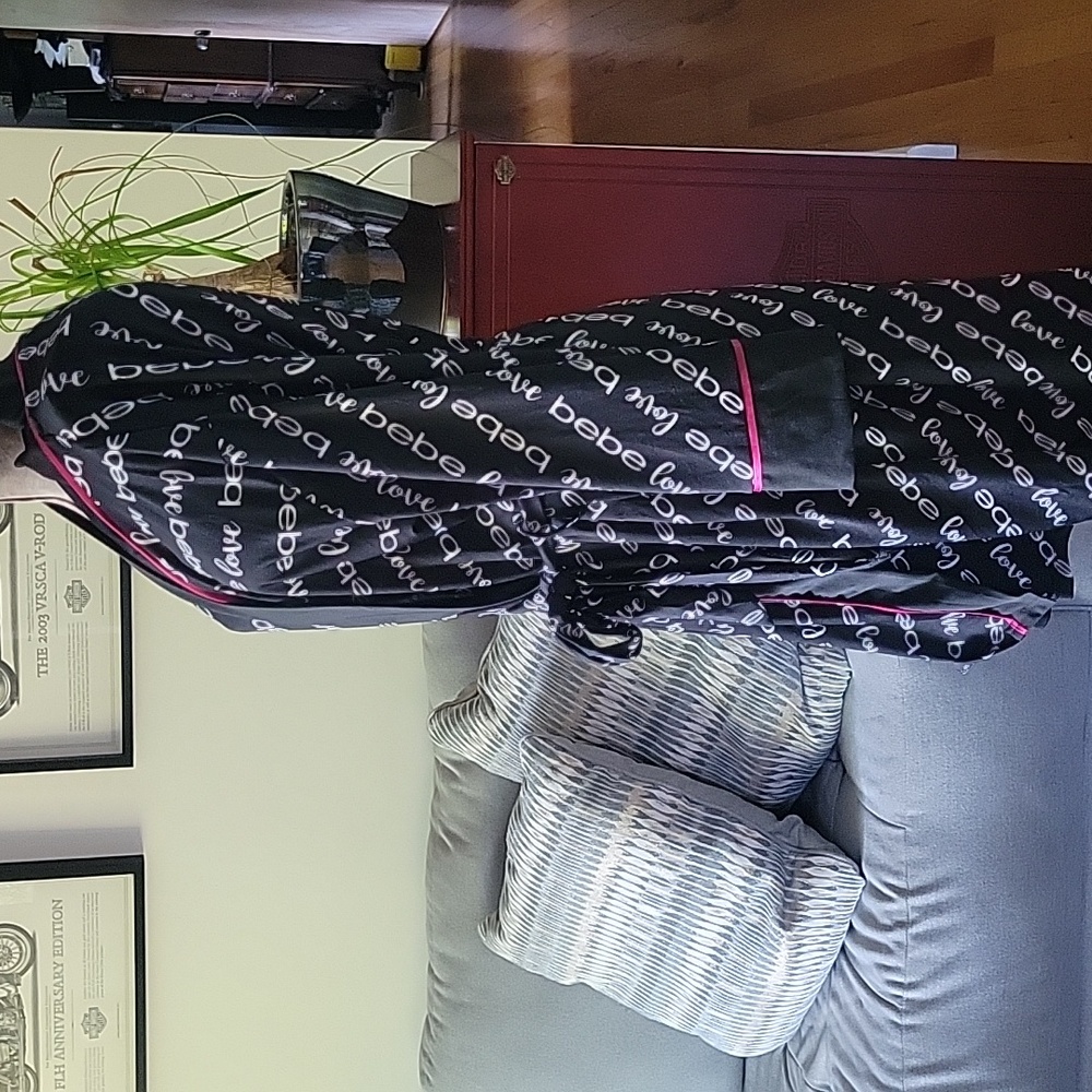 bebe Robe, Black, Medium, EUC - Picture 6 of 10